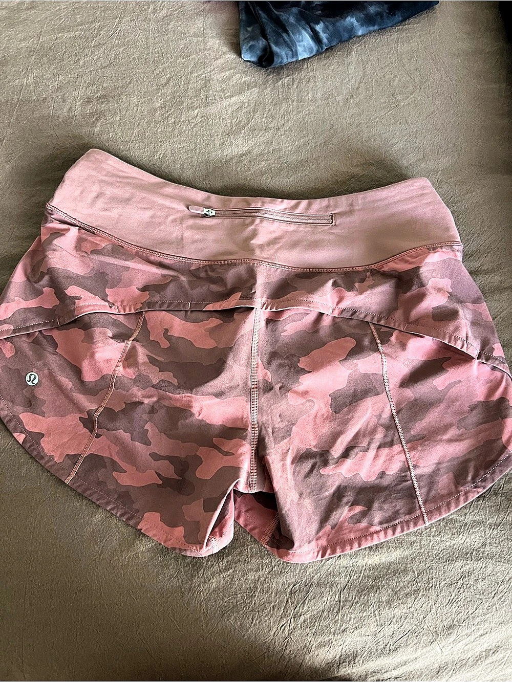 Lululemon Speed Up Mid-Rise Short 4" Pink & Brown Camo